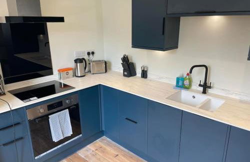 Stylish 1 Bedroom Flat in Heart of Cowes - Photo 5