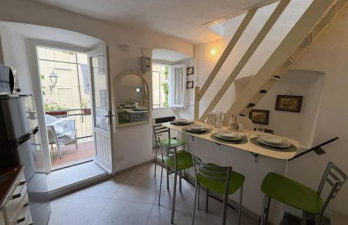 tower house in a medieval village - Foto 6