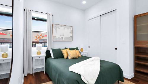 Luxury Resort-Style Living - Centrally Located - Foto 5