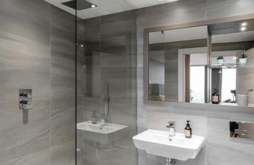 Lusso by Luisa - 2 Bed Modern Luxury Apartment in Central Birmingham (5*) - Photo 12