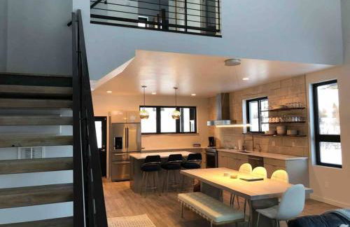 Silver Fox modern new luxury home next to ohv rd - Foto 13