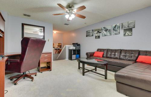 Family-Friendly Arlington Home with Private Yard! - Foto 18