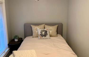 The Blackjack Duplex - Private Yard & Parking, Near Falls & Casino by Niagara Hospitality - Foto 22