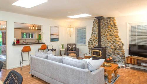 Summit Sanctuary! Redwoods! Fire Table!! BBQ Grill! Fast WiFi!! Dog Friendly! - Foto 1, Other