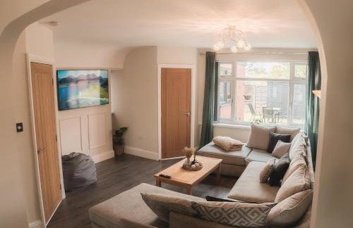 The BEST house in Bury - Photo 3