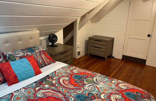 Secluded, Charming and Unique! Spacious Apartment EXCELLENT Central Location - Foto 11