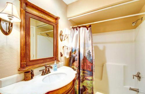 Winter Hikes and Ice Fishing Fun Cozy Show Low Home - Foto 19