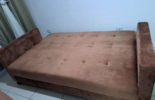 Apto aconchegante beira mar com ar no quarto - Foto 10