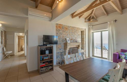 IRIS, Luxury Stone Villa in Stoupa with Private Infinity Pool, BBQ and Amazing Sea View - Foto 5