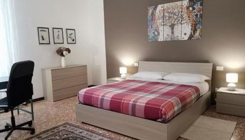 AT HOME IN CREMONA - Foto 3