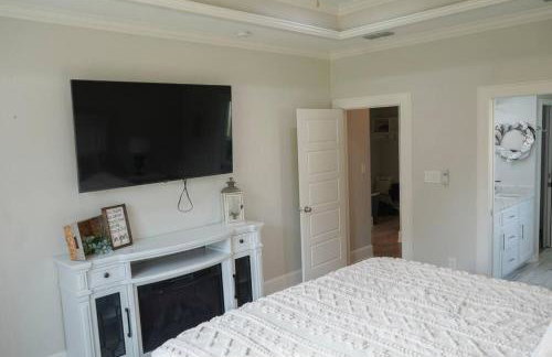 The Haven on Loveless Street with Game Room - Foto 6