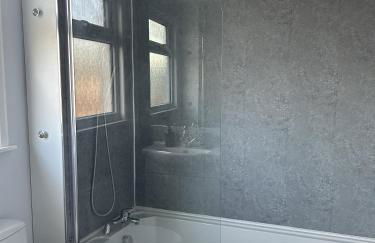 3 Bed House Close to Gatwick - Foto 20