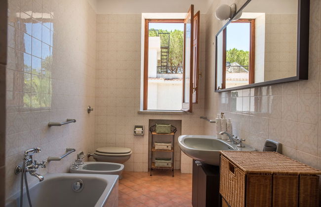 Una Scogliera sul Mare con Piscina by Wonderful Italy - Photo 12