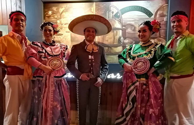 Guitar Bus Tour + Dinner and a Mariachi Show - Photo 8