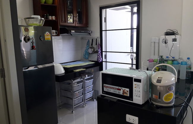 New Loft Modern Home - Photo 6