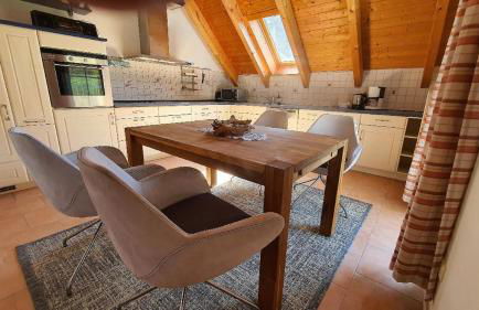 Cafe Altmühl, Ferienwohnungen Gästehaus Krimhilde direkt am Wasser - Foto 6