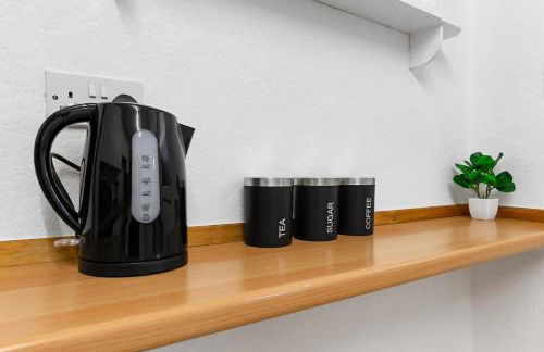 Spacious 3 beds home Close to Southampton GENERAL HOSPITAL - sleep 9 - Free Parking - Pool table - 2 Large TVs - Foto 19