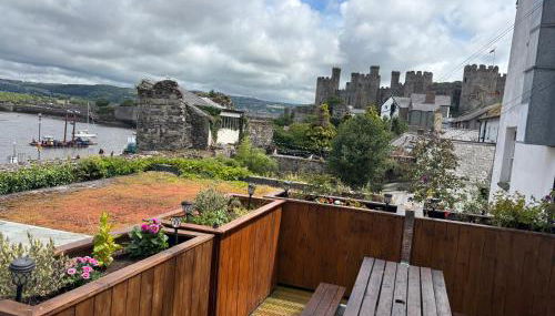 Compton House 1 - Photo 4