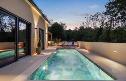 Charming Villa Harmonia with Heated pool and Indoor Jacuzzi surrounded by nature - Photo 13