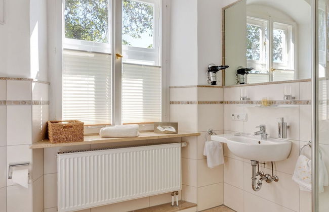 Lavish Castle in Riedenburg with Garden near Lake - Foto 27