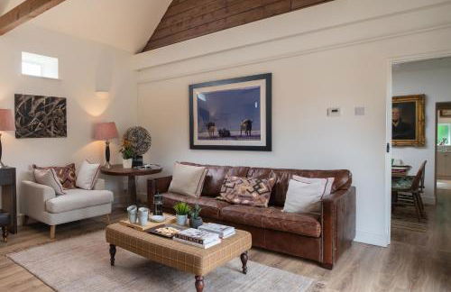 The Clock Tower & Dairy - Two x 2 Bed Barns with Indoor Pool - Photo 51