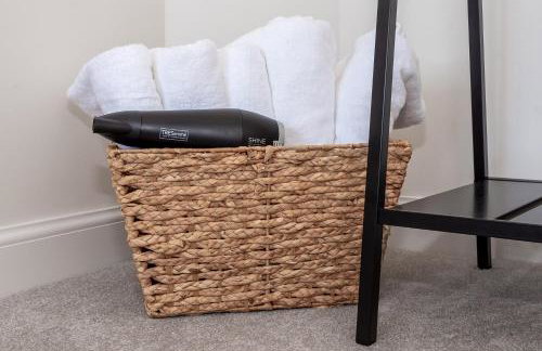 Cozy 2 Bed in Milton Keynes Free parking & WiFi - Photo 10