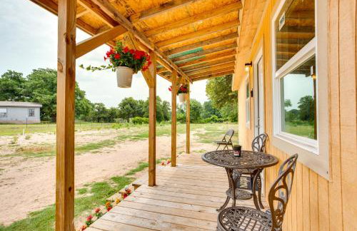 Thackerville Getaway with Porch - Near WinStar! - Foto 21