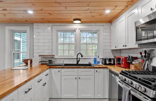 Charming Kennebunk Cape - Walk to Dock Square! - Foto 12