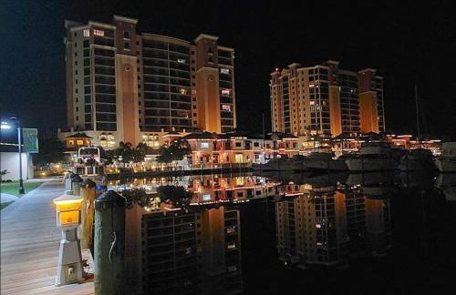 Luxury Condo at Cape Harbour Marina, Water Views! - Foto 52