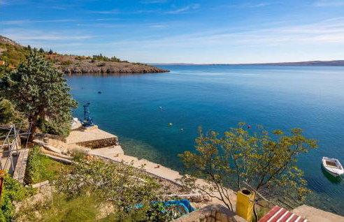 Beautiful Apartment In Lukovo Sugarje - Photo 18