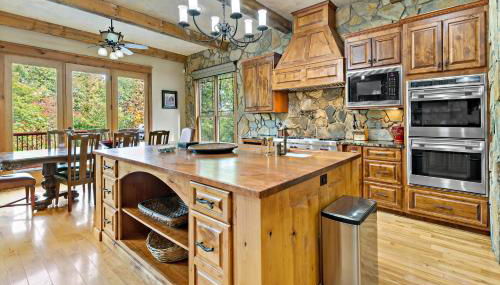 Lakefront Retreat Luxury Home with Private Dock - Photo 2