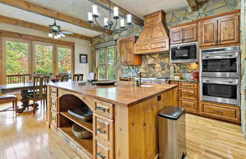 Lakefront Retreat Luxury Home with Private Dock - Photo 2