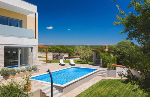 Villa White - Photo 2