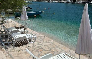 Amare Apartments - Photo 7