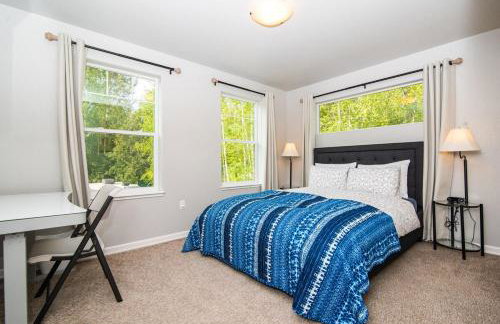 Serene Four Bedroom Lakefront Home - Foto 31