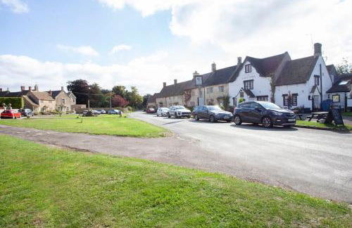 Charming Country House Nr Bath - Photo 68