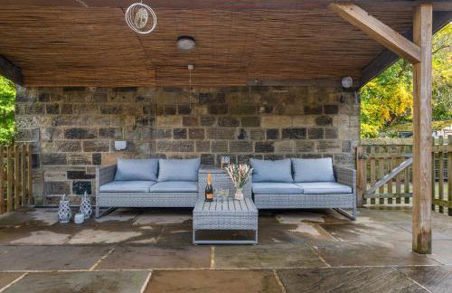 Relax at Little Hawkcliffe - Photo 26