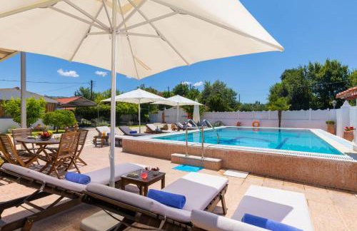 Villa Paradiso: Near beach, superb pool and garden - Photo 22