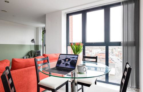 Stunning 2 bed apt with free parking close to CC - Foto 6