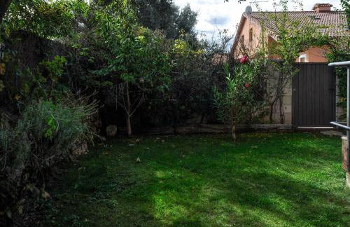 Acogedora casa con verde jardín by CABANA Rentals - Foto 3