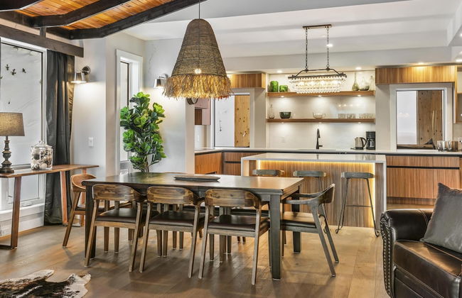 Chalet Monashee-brand New High End W/amazing Views - Photo 32