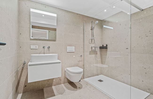 Clausen Charm Contemporary Retreat ID210 - Photo 20