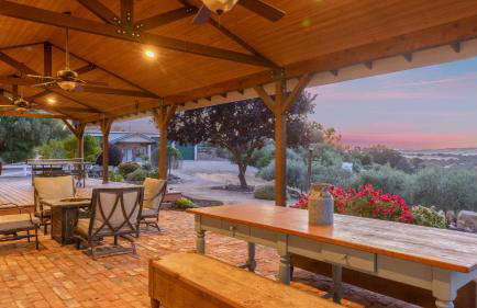 4.5 Acre Secluded Ranch w Panoramic Views • Fire Pit Olive Ranch by AvantStay - Foto 74