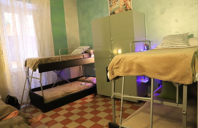 Român Holidays Hostel - Foto 27