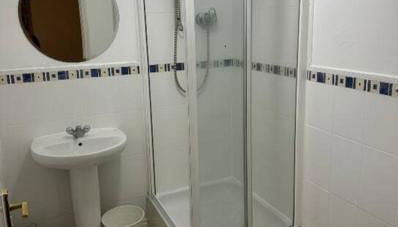 Spacious & Lovely 4 Bedroom Home in Manchester - Foto 4