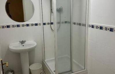 Spacious & Lovely 4 Bedroom Home in Manchester - Foto 4