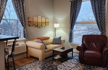 Spacious 2BR Apt Downtown, 2 Blocks from State Capitol - Foto 1