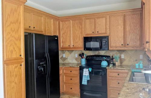 Enchanted April Lake House 3 Bed 2 Bath - Photo 16