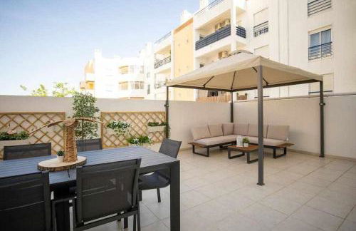 Modern 3br Apt w/ Lg Terrace, Bbq, Ac & Parking - Foto 1