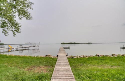 Breezy Point Escape with Views, Dock and Fire Pit! - Foto 3